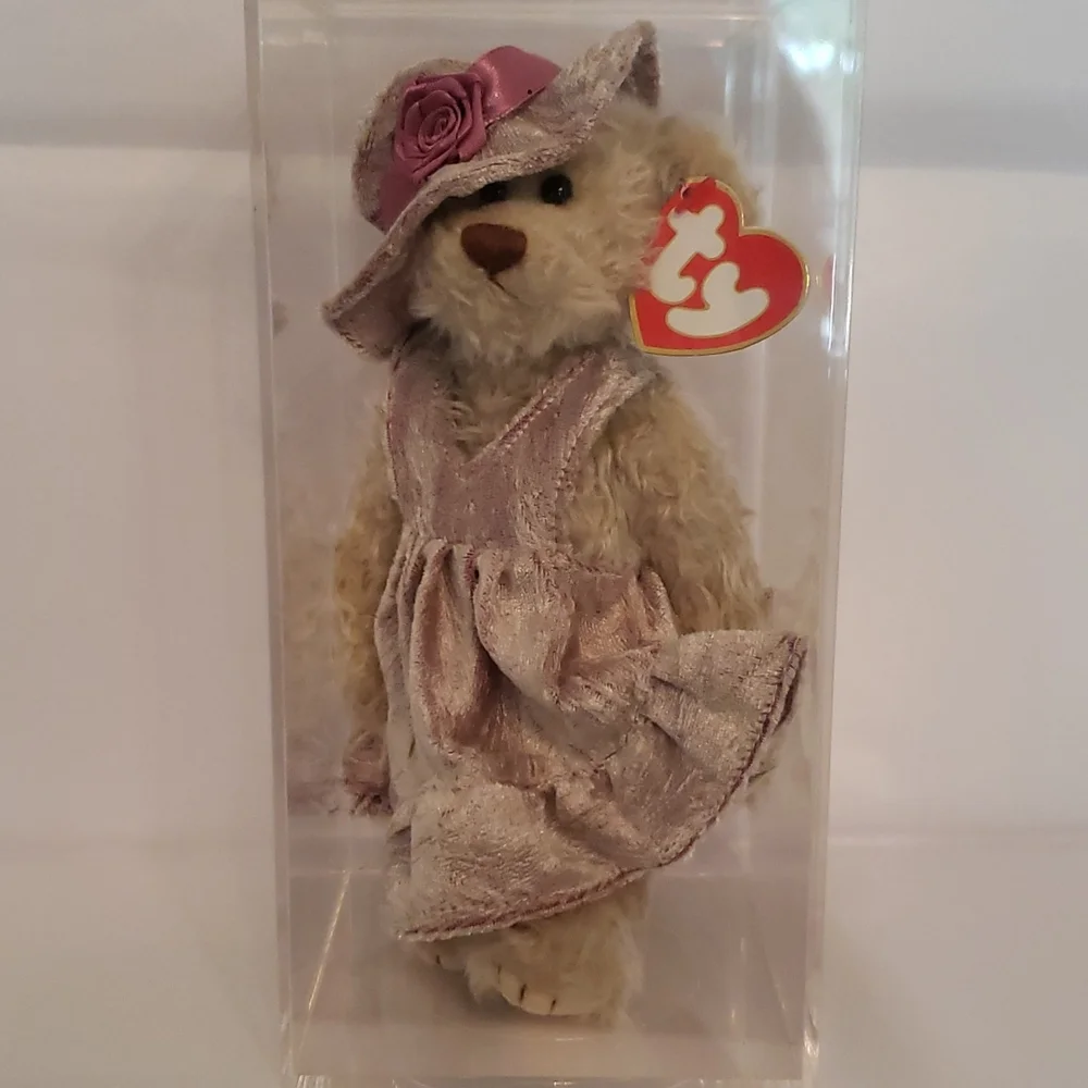 🔥2 / $20🔥GIRLY GIRL BEAR "DARLENE" WITH DISPLAY CASE - Picture 2 of 5